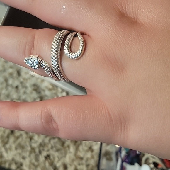 Ring - Picture 2 of 2